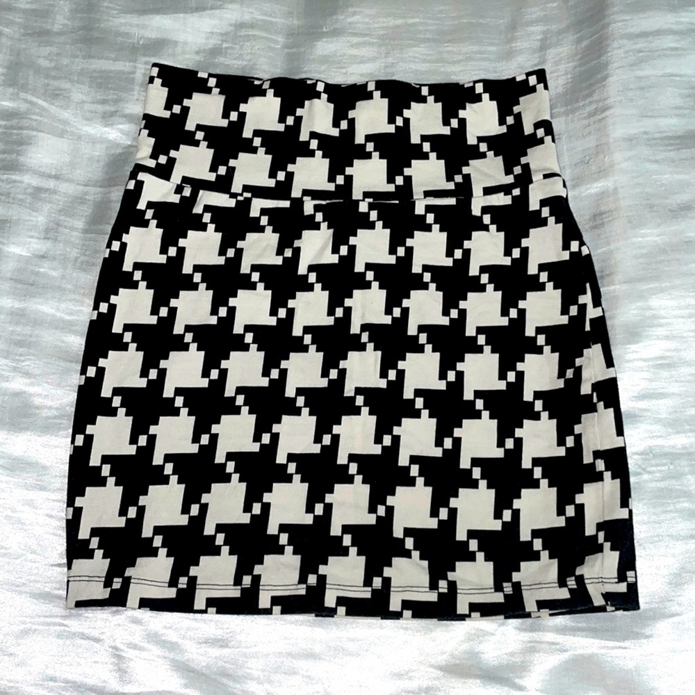 Patterned short skirt